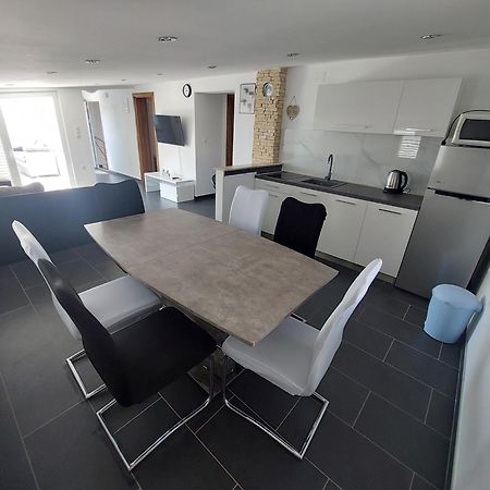 ביוגראד נה מורו Apartman Nella מראה חיצוני תמונה
