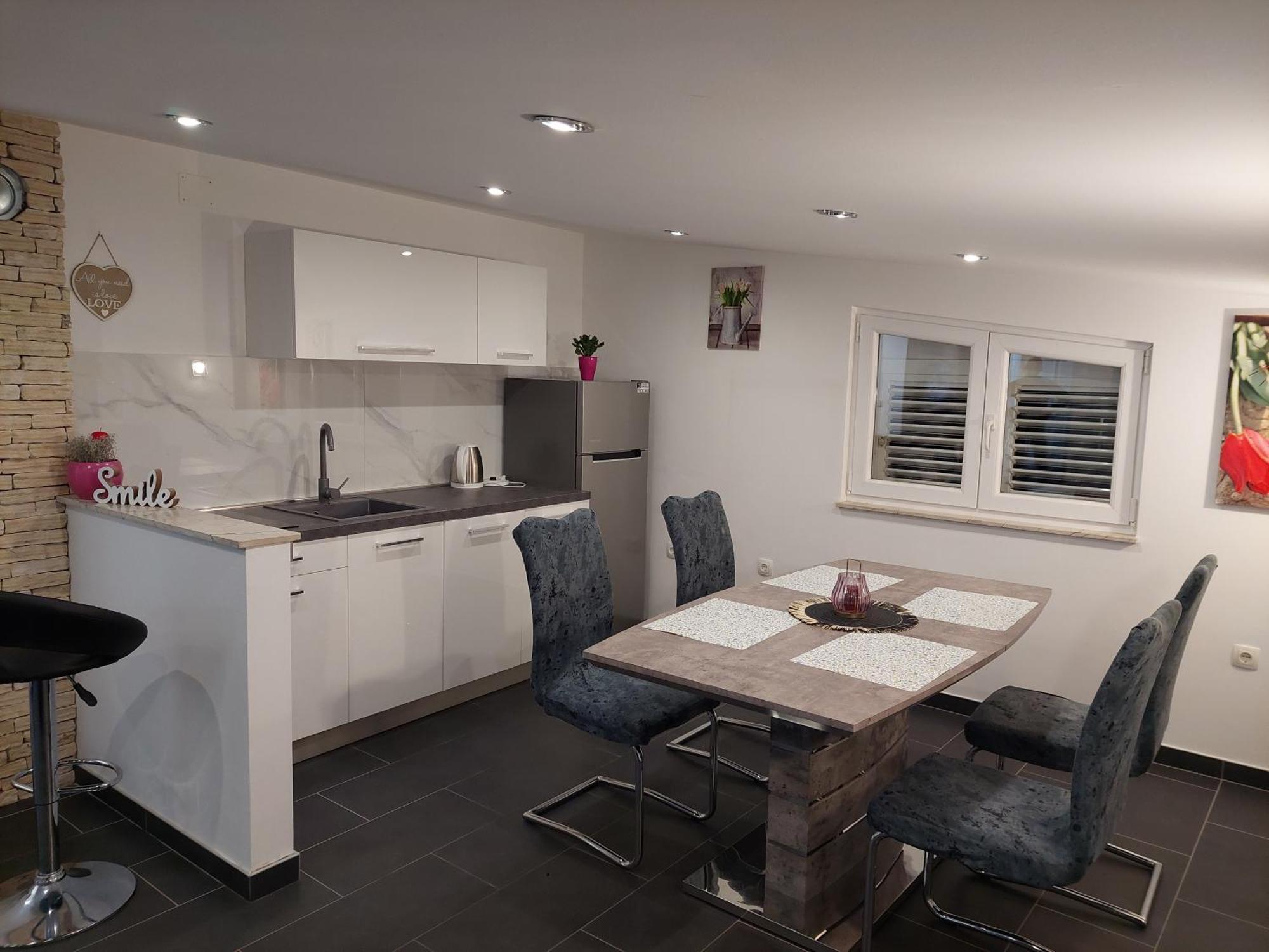 ביוגראד נה מורו Apartman Nella מראה חיצוני תמונה
